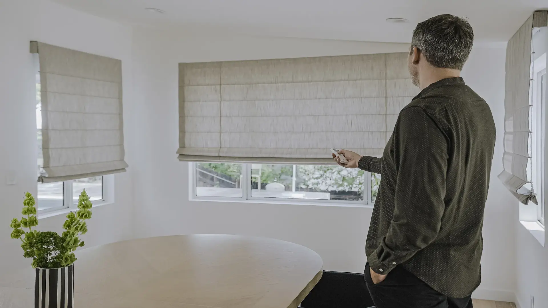 5 Reasons Homeowners Choose Motorized Window Treatments